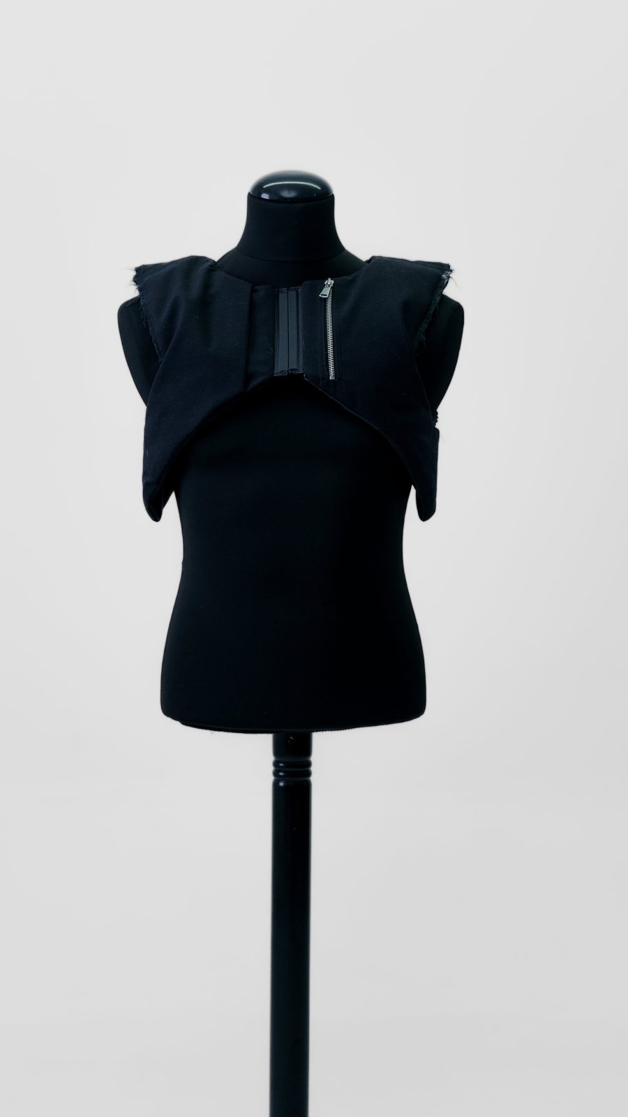 MAGNETIC COMBAT VEST — Archive, hand-crafted leather & technical garments by NDSCLSD Montréal